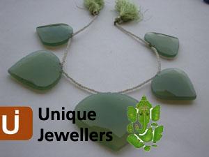 Green Chalsydony Briollete Heart Beads
